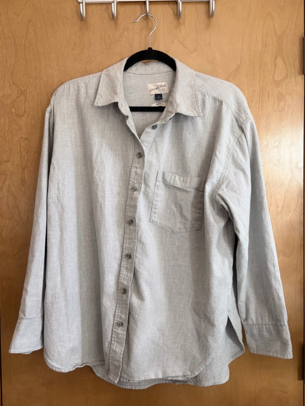 Universal Thread Women's Long Sleeve Collared Flannel Button-Down Shirt